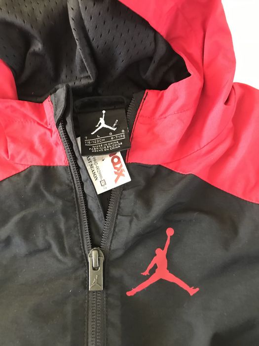 Продавам детско якеAir Jordan внос от NikeСАЩ