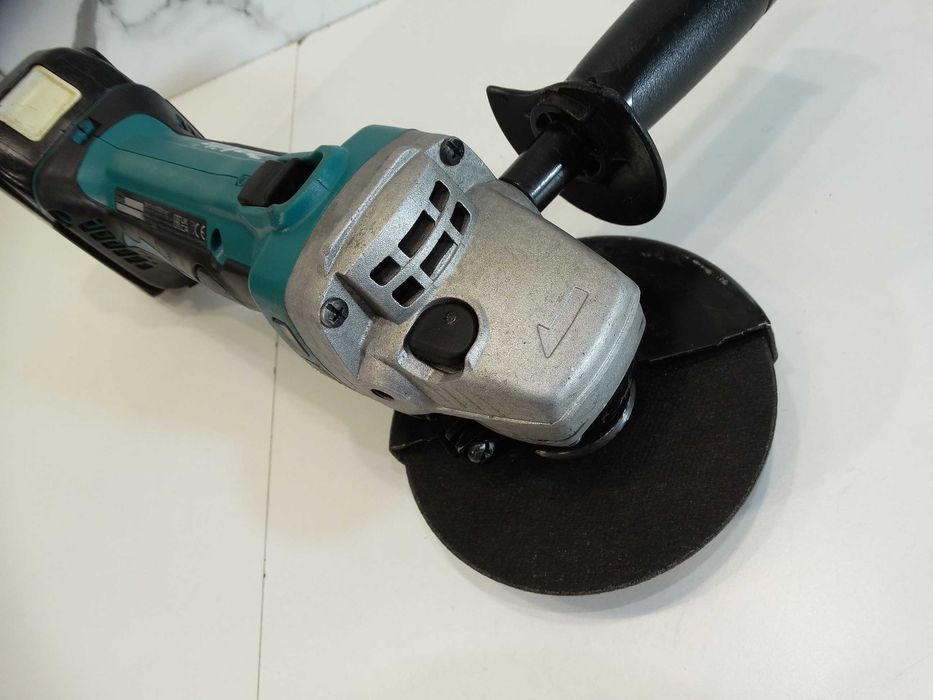 Makita DGA 452 - Акумулаторен ъглошлайф