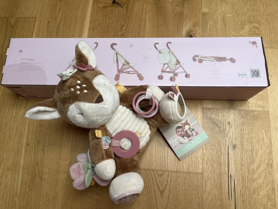 Количка за кукли Little Dutch и плюшена играчка