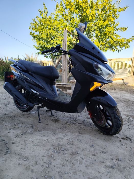 Продам Скутер Макси 150 куб