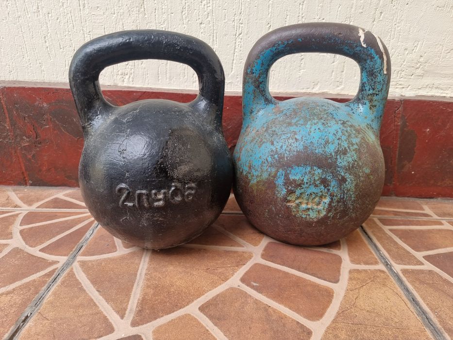 Гири, две штуки, гиря 24 кг, гиря 32 кг