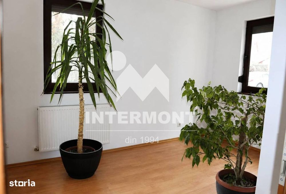 Apartament 3 camere de vânzare în Sinaia | 70,04 mp utili | Parter