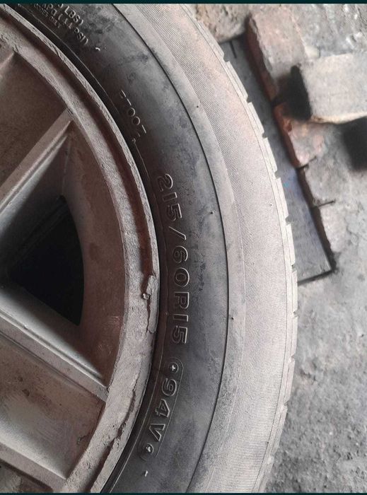 продаю шины с дисками на бмв е34 15 размер