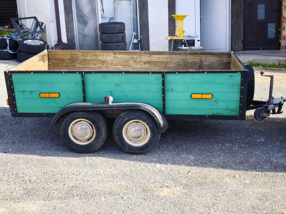 Продавам Ремарке на две оси