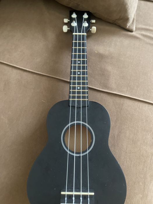 Продам укулеле хороший