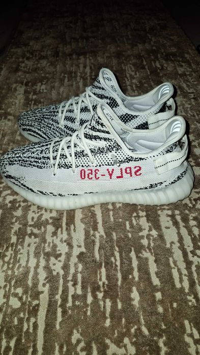 Yeezy Boost 350 Zebra