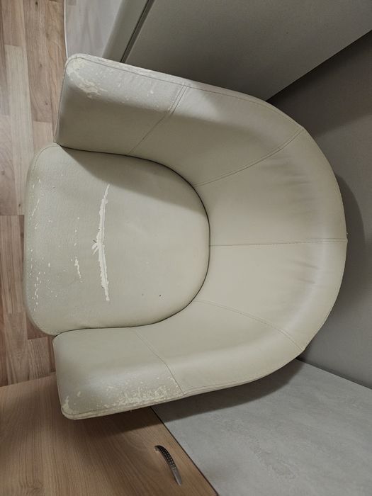 Подарявам фотьойл (повредена тапицерия)