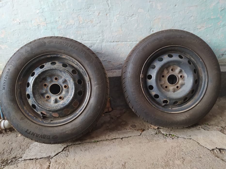 Продам шины без дисков