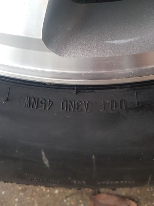 jante cu anvelope de ford, originale.