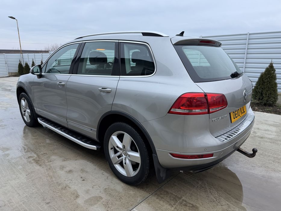 Dezmembrez touareg 7p hybrid 3.0tfsi CGE bixenon interior electric