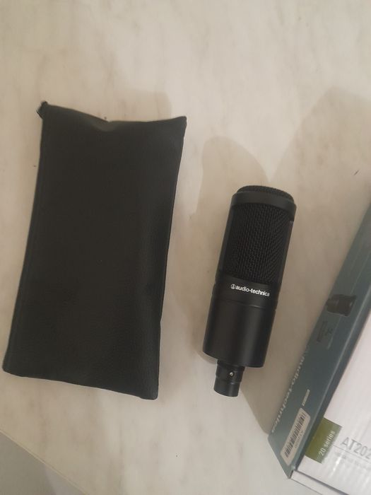 Студийный микрофон Audio-Technica AT2020