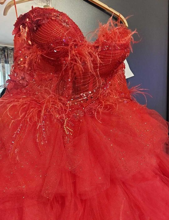 Страхотна Бална рокля