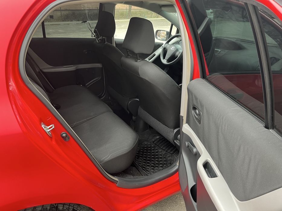 Toyota yaris noiembrie 2010