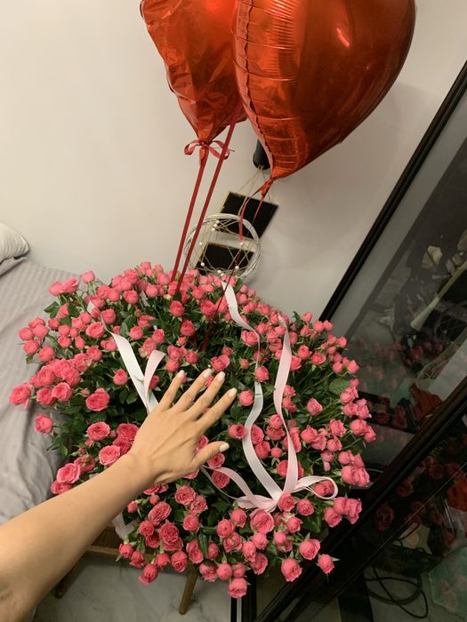 Розы мелкие с шарами