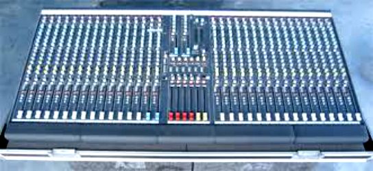Смесителен пулт ALLEN HEATH GL 2200-32/4/2 + кейс