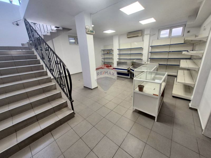 Магазин за продажба, Лятно кино Тракия