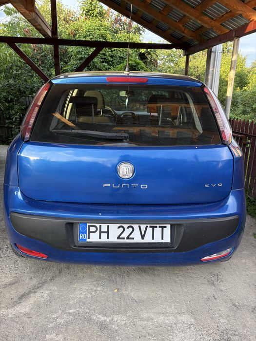 Vand  Fiat Punto Evo an 2010motor 1.3 diesel ,proprietar in acte,fara rugina