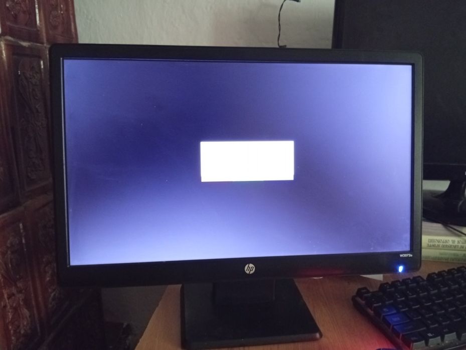 Monitor HP W2072a - Diagonală 20" (50.8 cm), Boxe Integrate, Perfect Office / Supraveghere