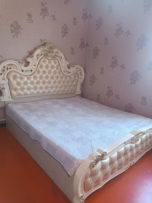 Спальный кровать