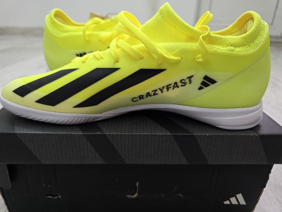Обувки за зала Adidas X Crazyfast