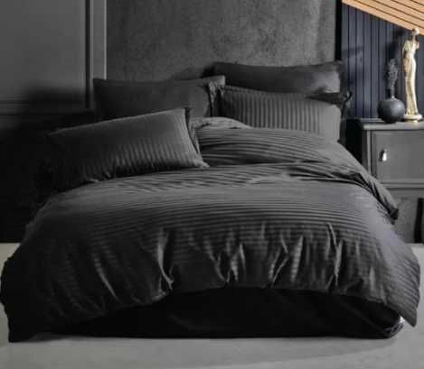 Lenjerie de pat damasc gros cu elastic, Super Elegant Pucioasa, 4 piese, Negru