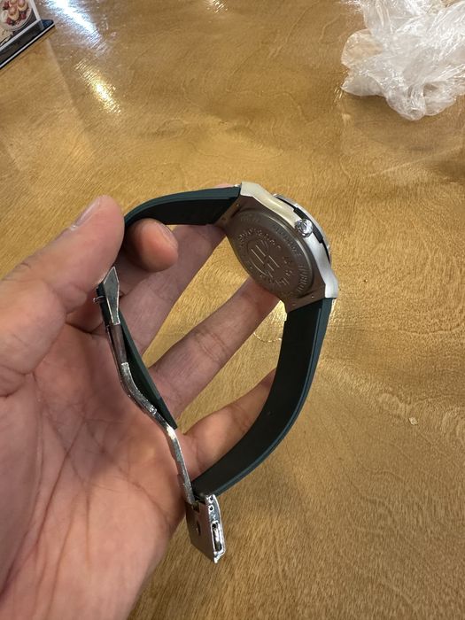 Часы Hublot кварцевые