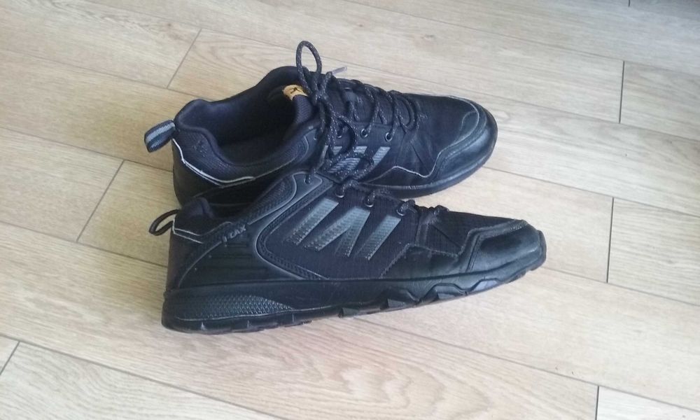 adidasi pantofi de sport barbati 43,5