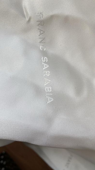 Свадебное платье и платье для подруги оба вместе