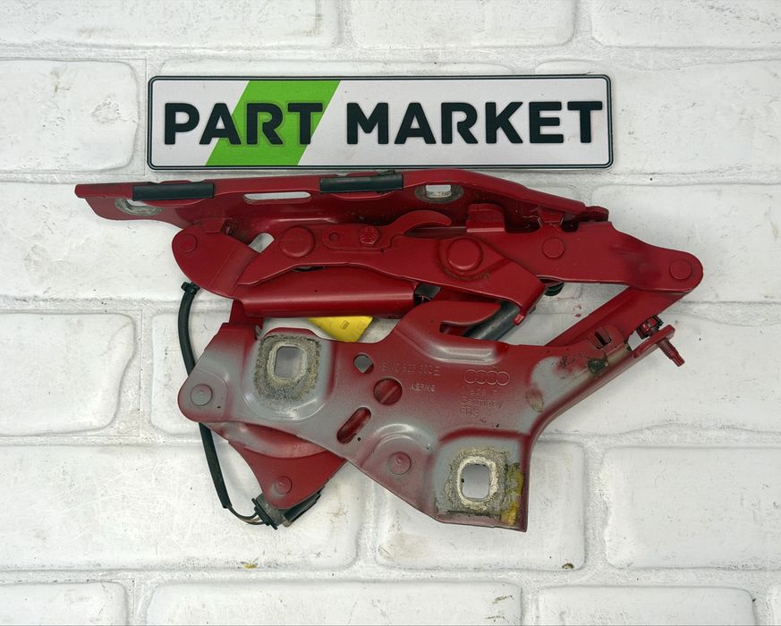 Панта преден капак AUDI A4 B9 8W0823823 8W0823302E
