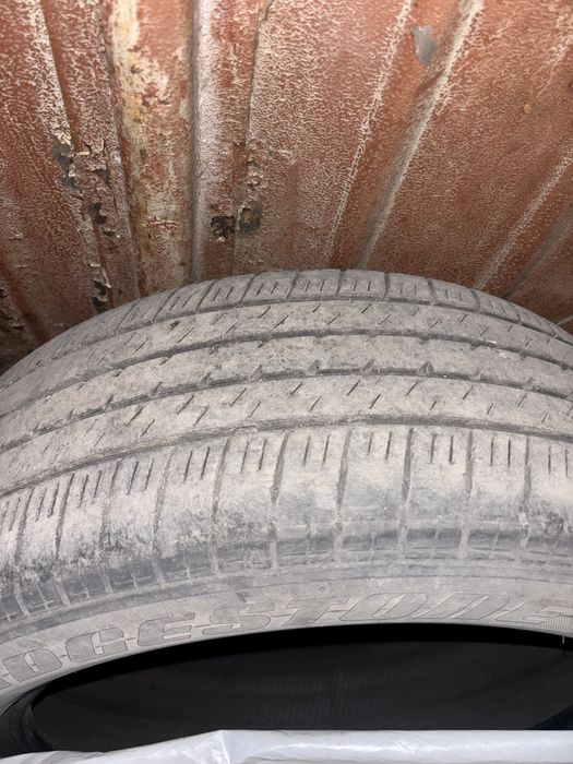 Продам шины 235/55 19