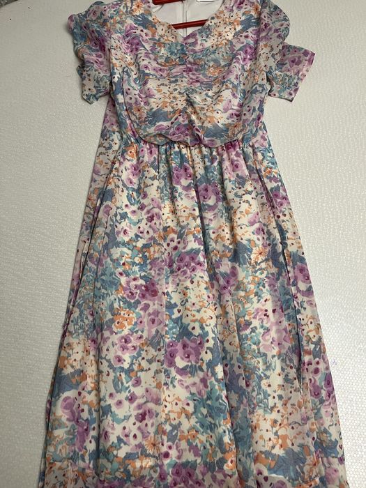 Продам очень красивые платья дешево!