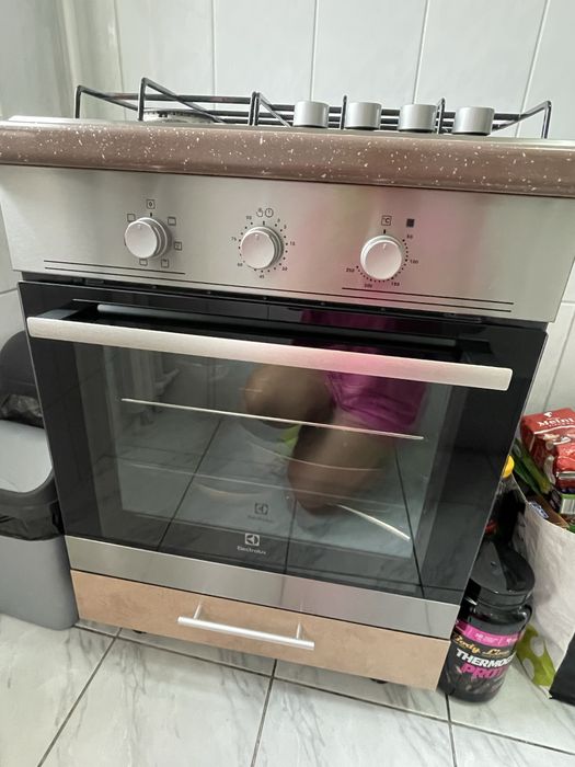 Cuptor ELECTROLUX incorporabil