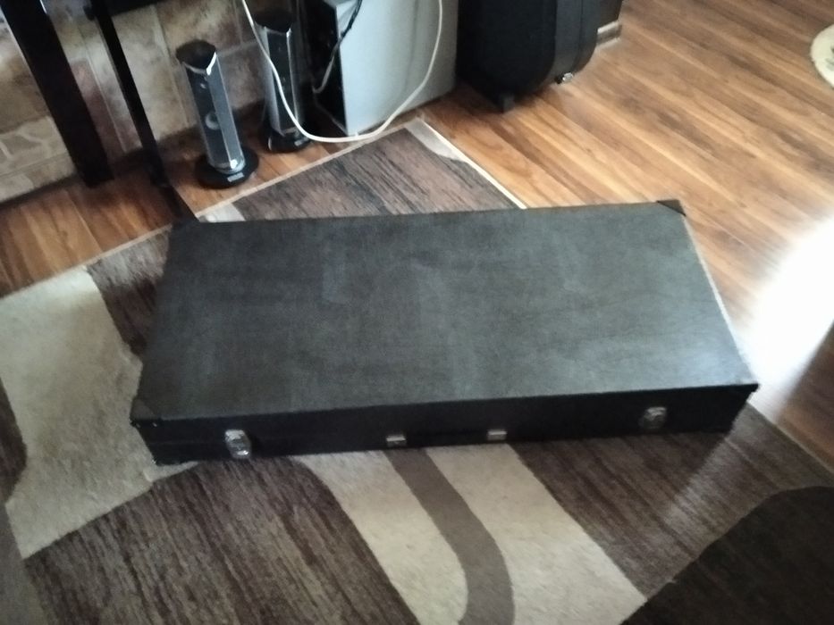 Продается немецкий синтезатор