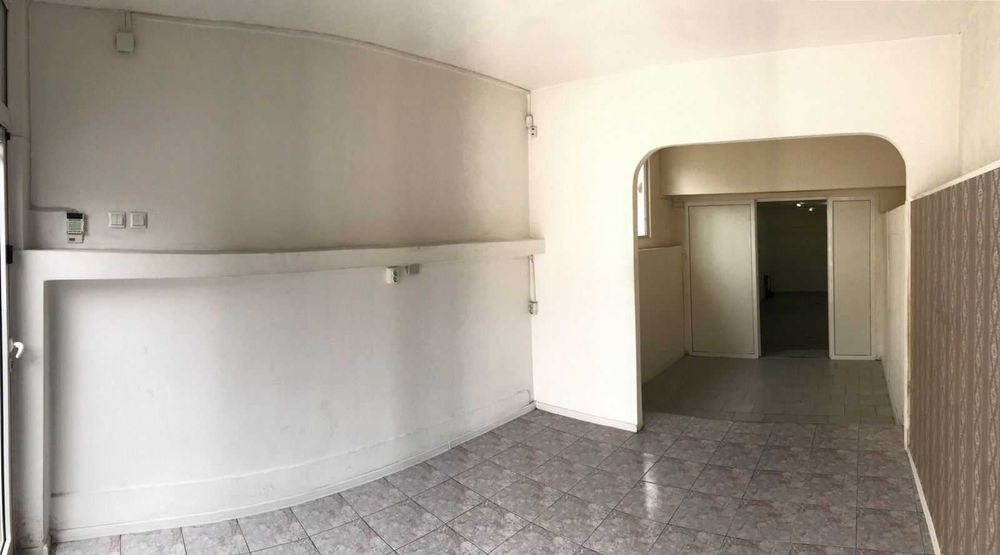 Дава се под наем Магазин в Пловдив, Център - 54 кв.м за 498.27 € - Снимка #1