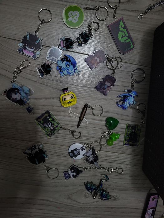 Значки, брелки, карточки