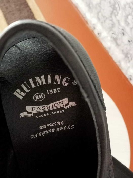 Новые мужские туфли