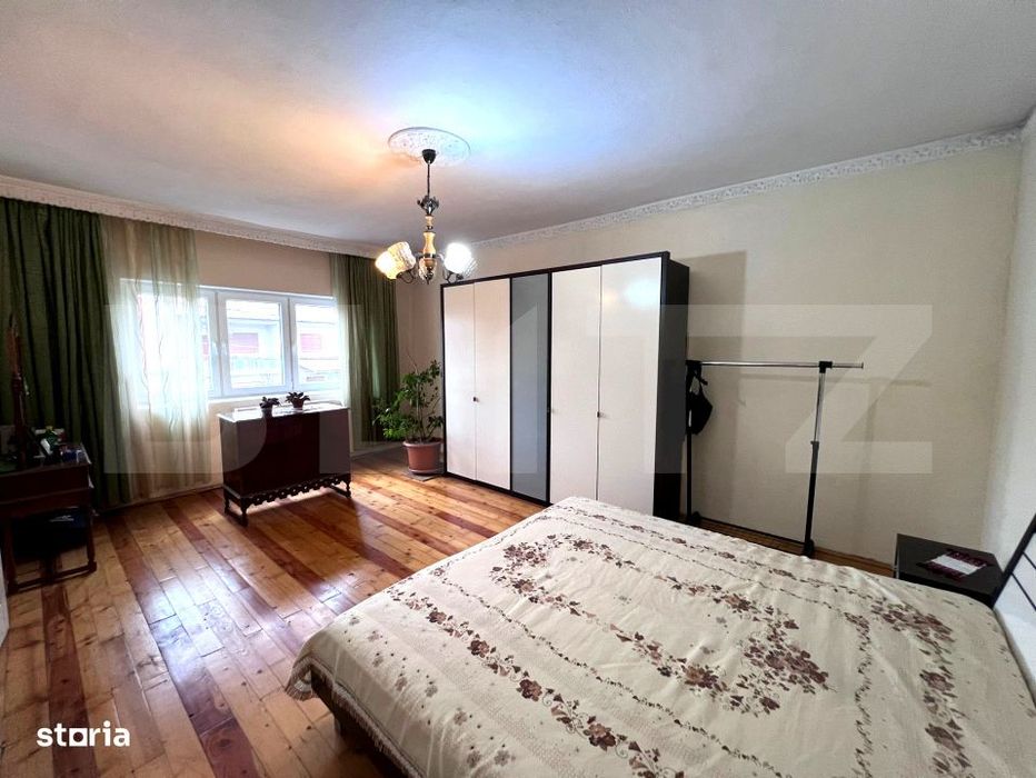 Casa tip duplex – 272 mp utili, 9 camere ,in  zona Cetate