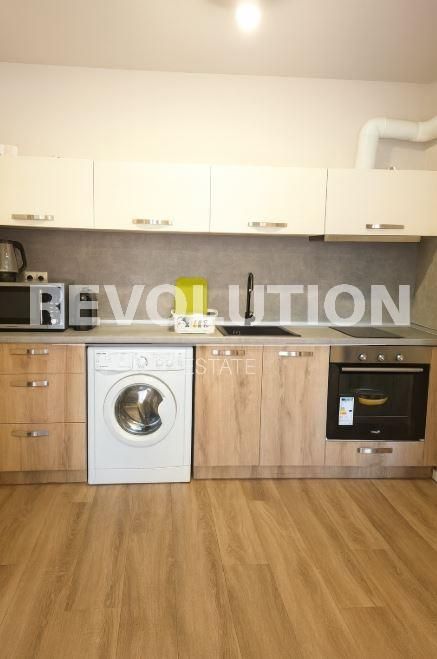 Дава се под наем Двустаен апартамент в Варна, Колхозен пазар - 65 кв.м за 450 € - Снимка #1