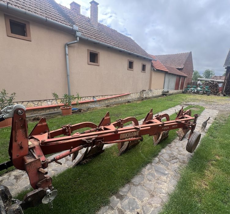 Vand plug KRONE de 4 brazde