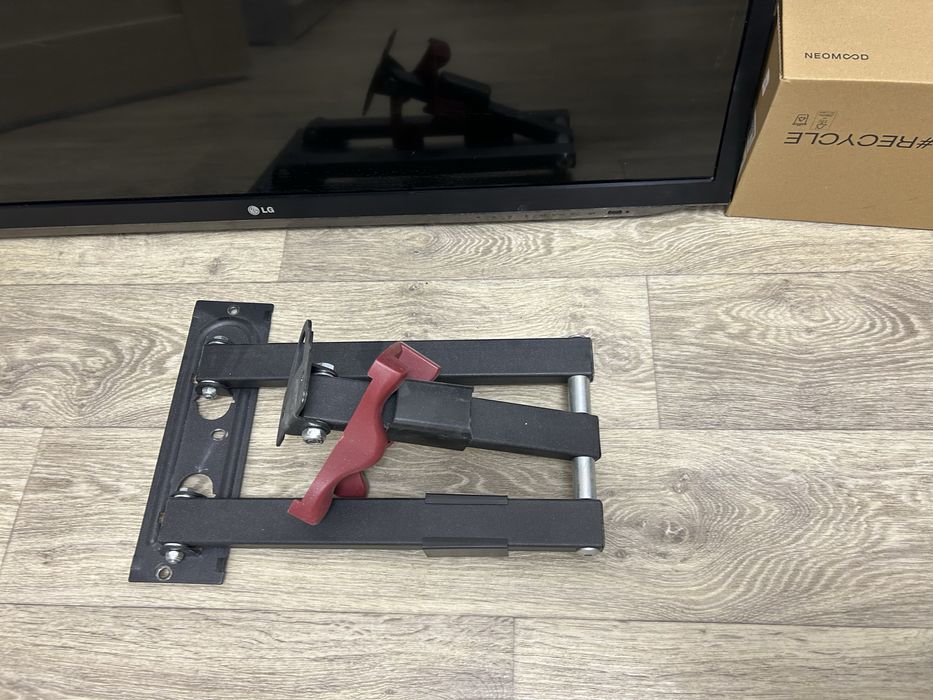 Телевизор LG диагональ 42 /102 см