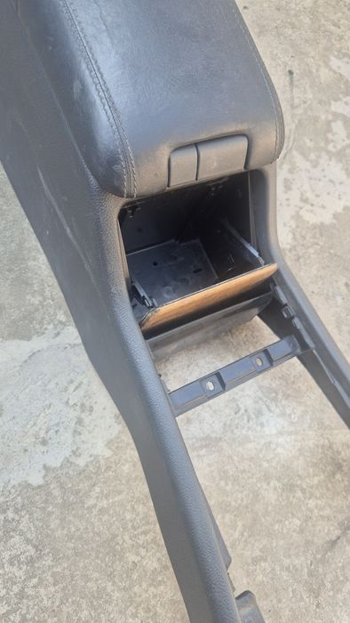 Подлокотник Мерс 210