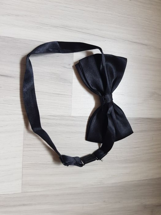 Papion negru elegant