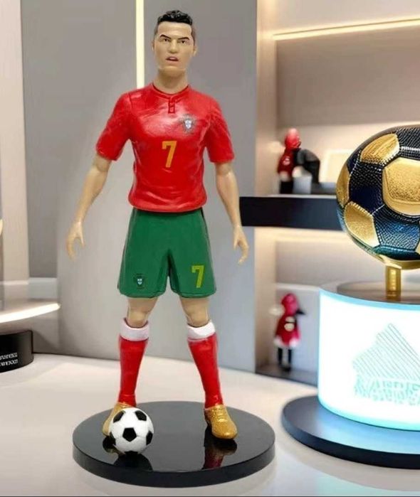 Фигурки  футболистов