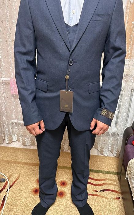 Продам костюм тройка