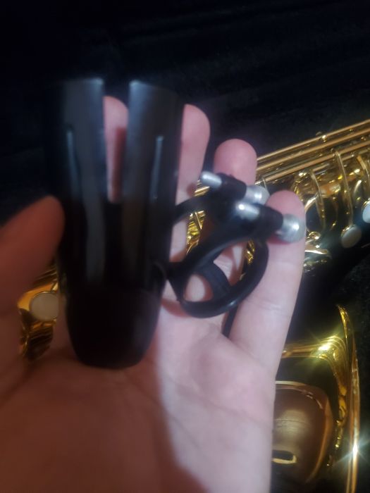 Vând brățară saxofon alto
