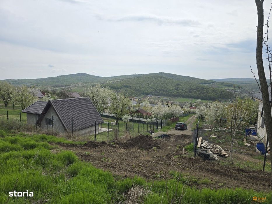 Teren 2500mp Chicerea , Tomesti , panorama superba