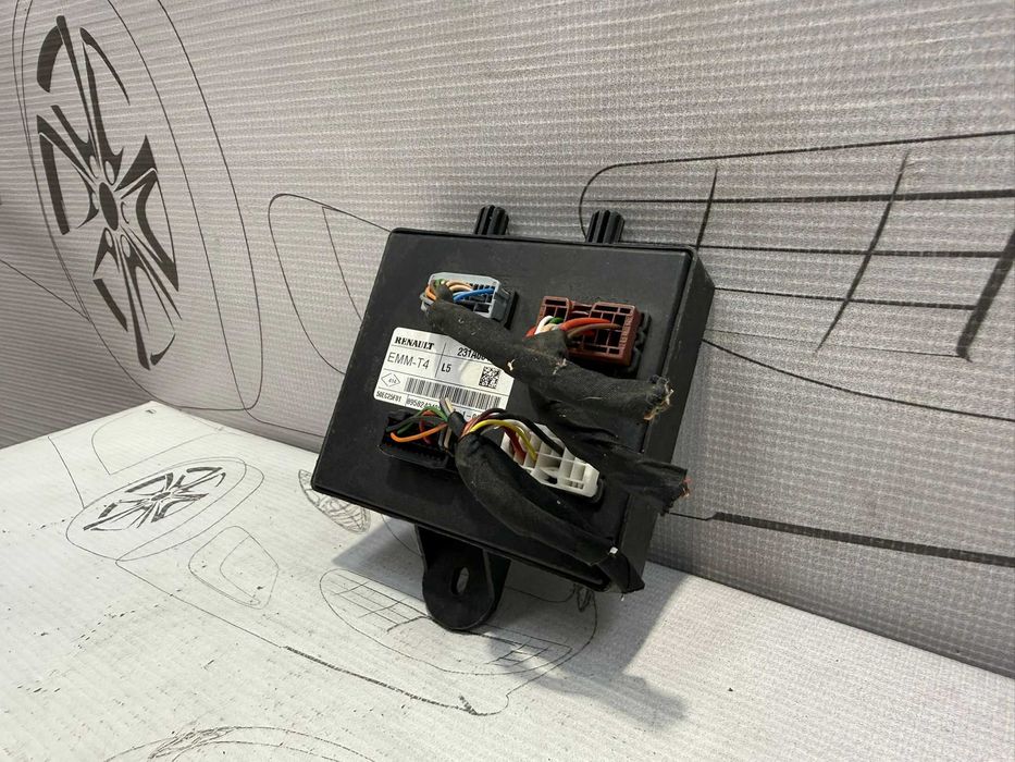 Modul confort BCM / Unitate caroserie (EMM-T4 L5) Renault Clio IV 231A00174R 2016 / [2012-2019] / (5B3)