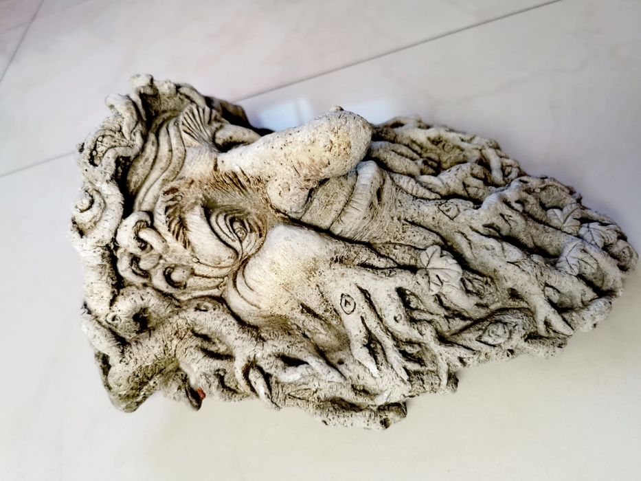 Антикварна глава скулптура фигура статуя горски дух зеления човек фавн