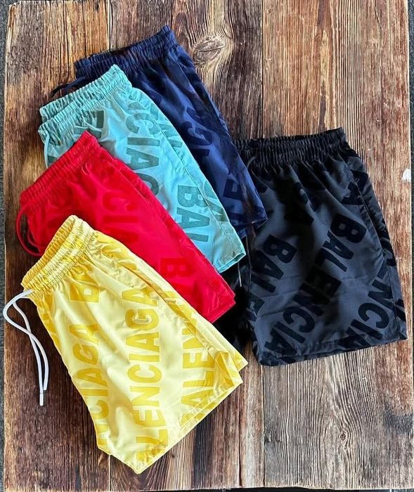Bermude plaja Balenciaga.Model superb si rar.Calitate top.Toate mărimile disponibile