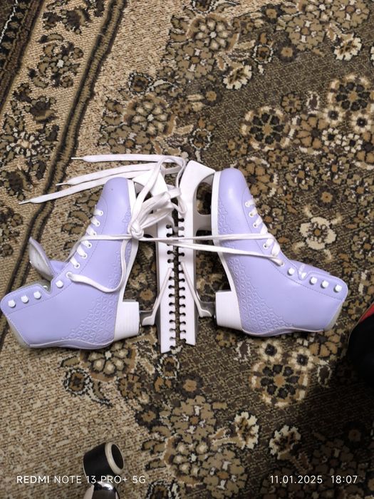 Продам фигурные коньки